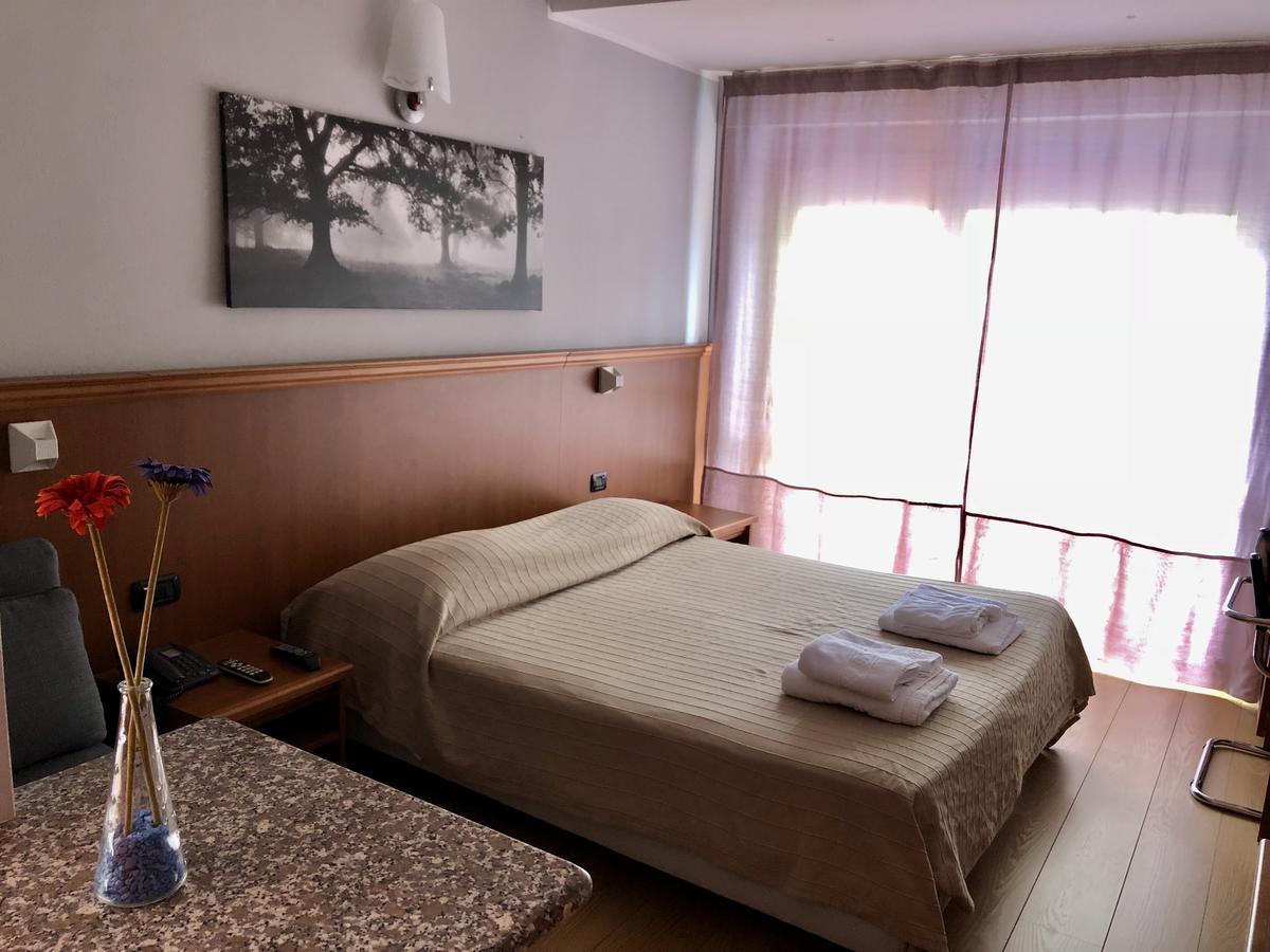 Hotel & Apartments Rinaldo 博尔戈马内罗 外观 照片